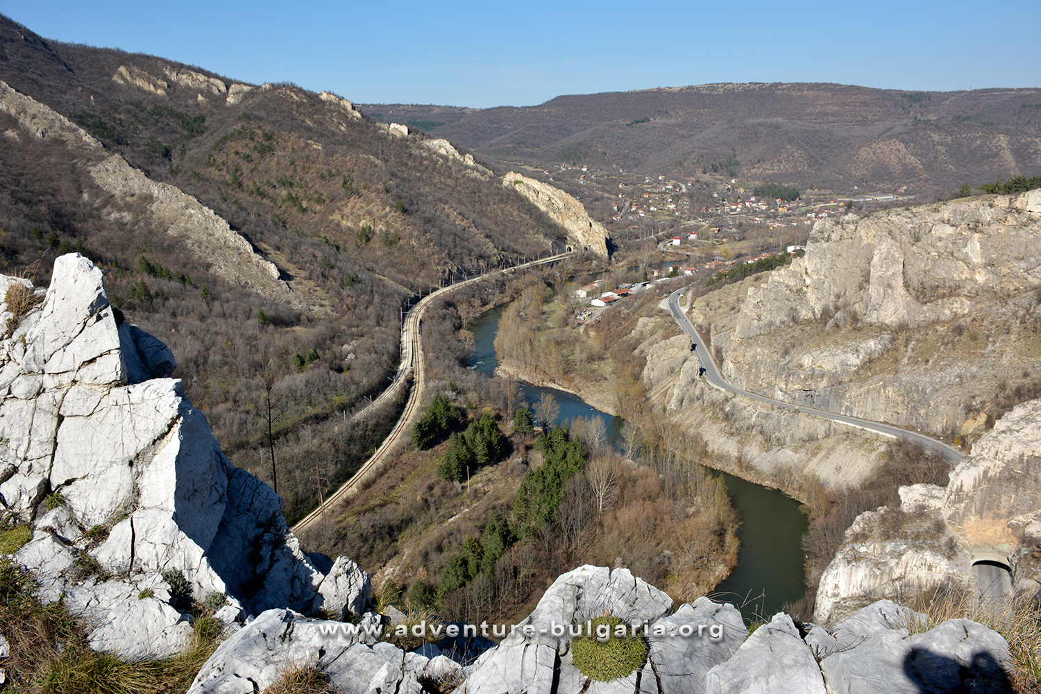 Шишмановото кале при село Лютиброд