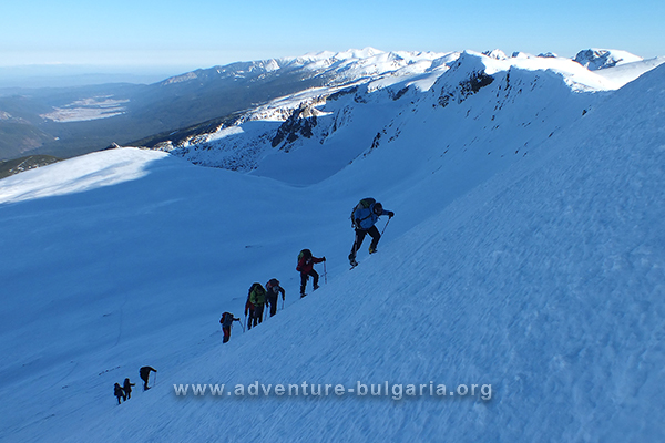 Зимний перевал горы Рила, Болгария